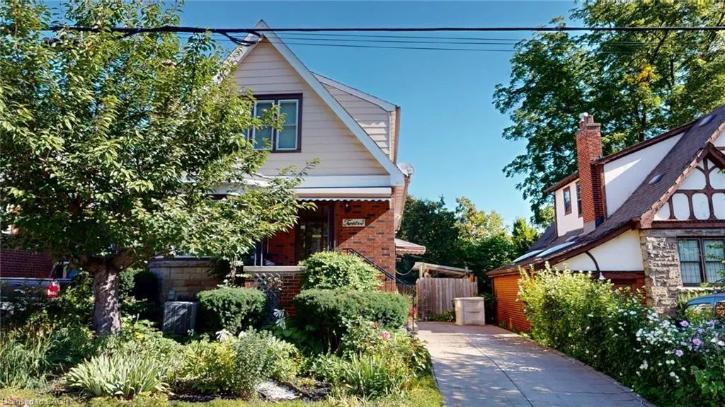12 Orchard Hill