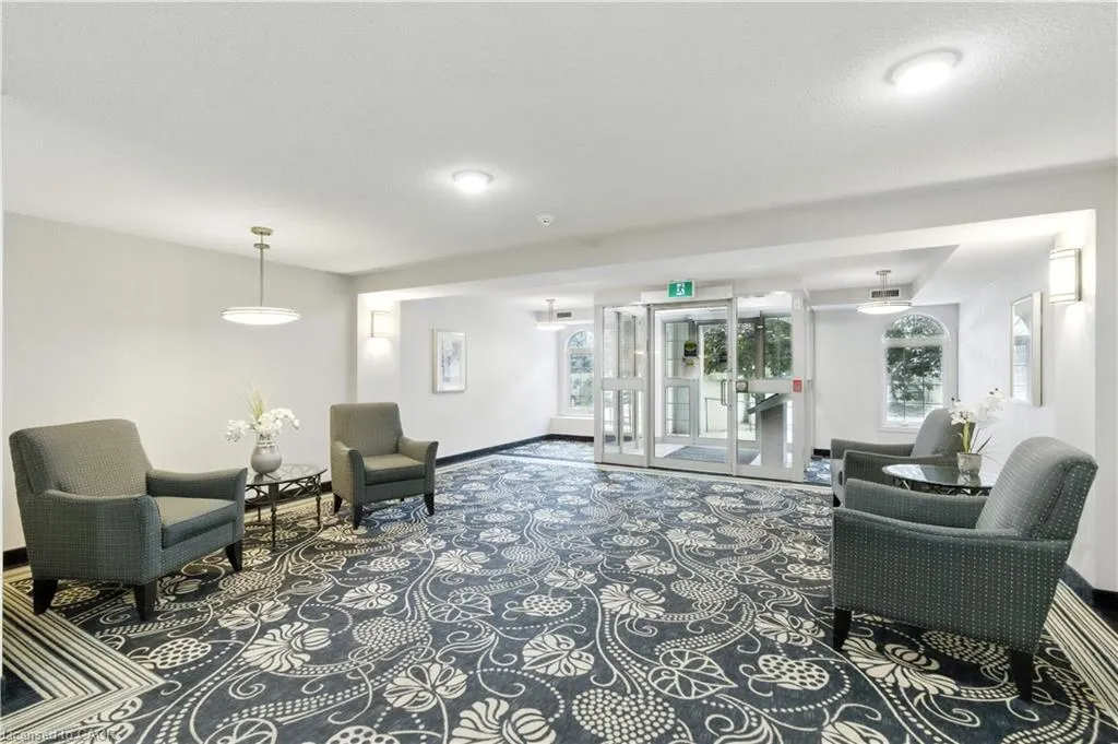980 Golf Links Road, #101
