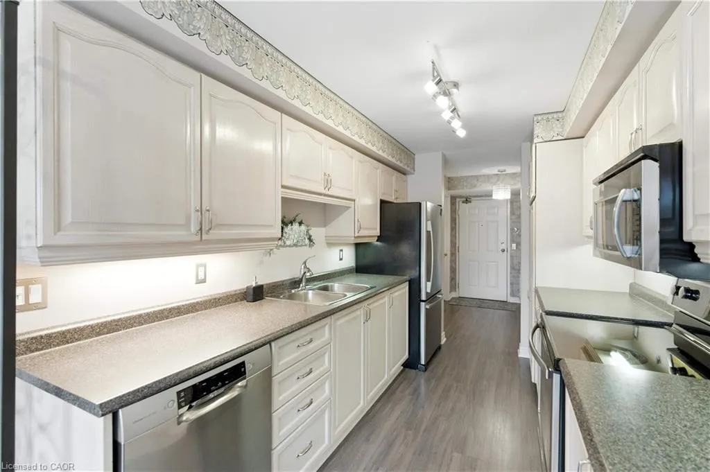 980 Golf Links Road, #101
