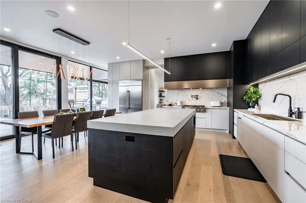86 Valleyview Drive