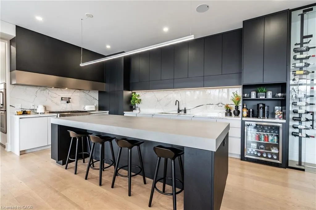 86 Valleyview Drive