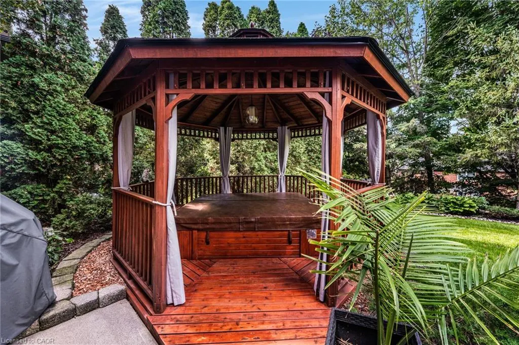228 Michener Crescent