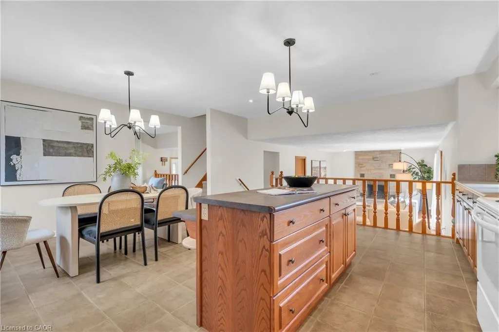 115 White Pine Crescent
