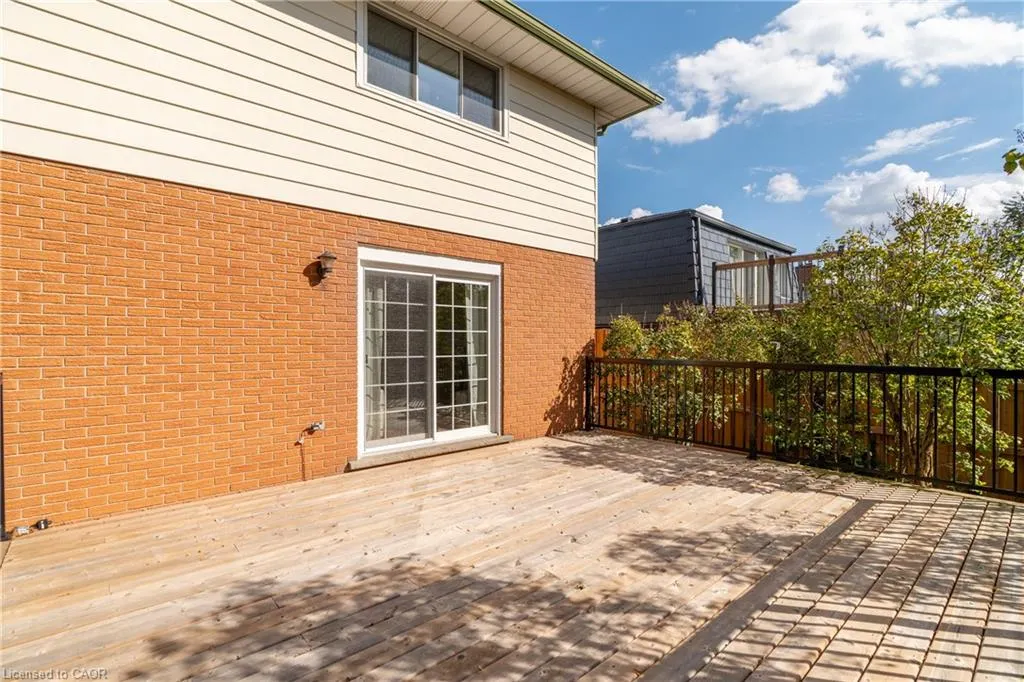 115 White Pine Crescent