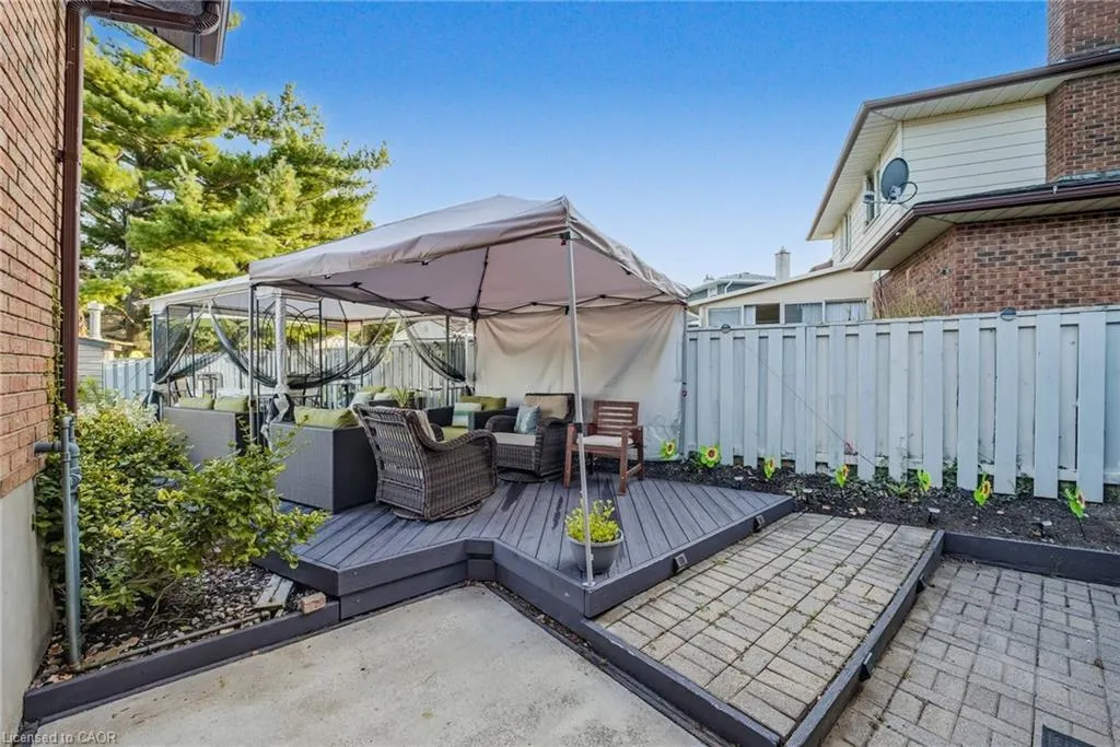 67 Westbury Crescent