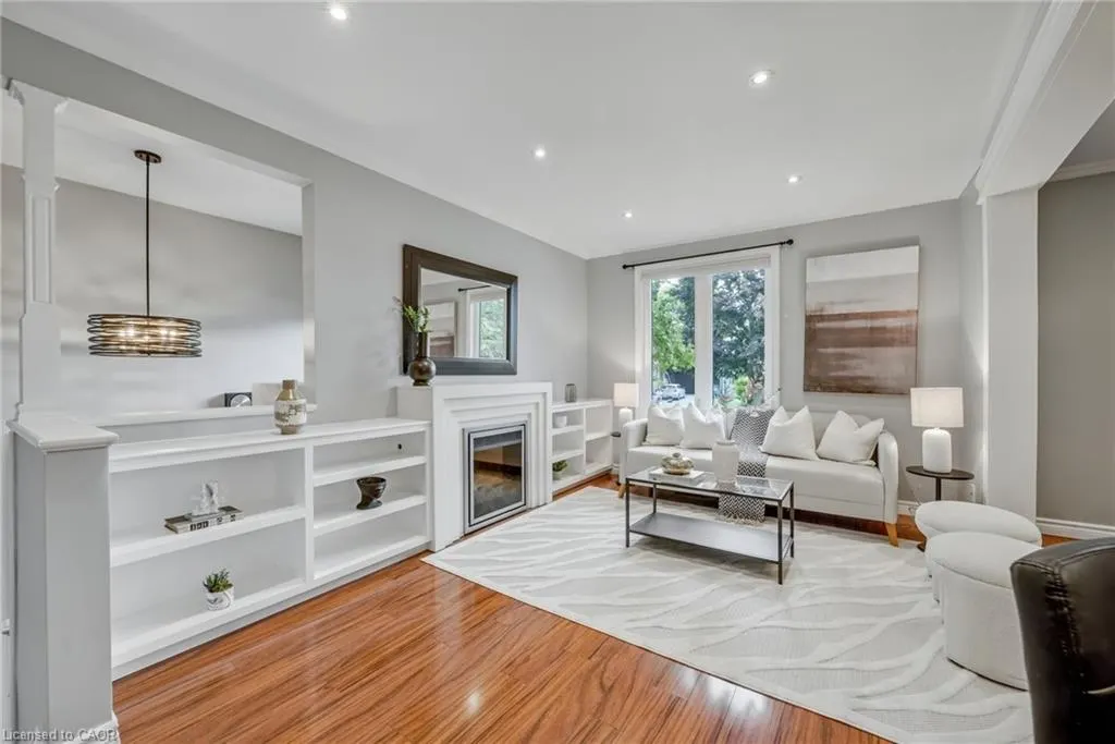 67 Westbury Crescent