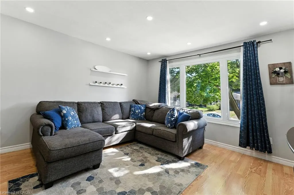 37 Maple Crescent