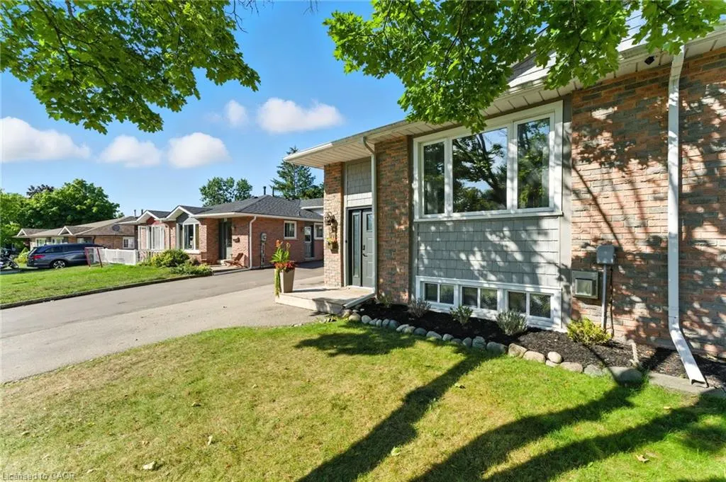 37 Maple Crescent
