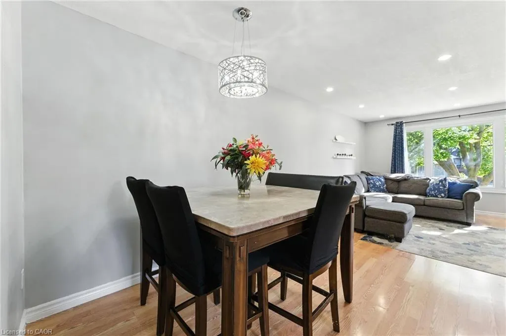 37 Maple Crescent