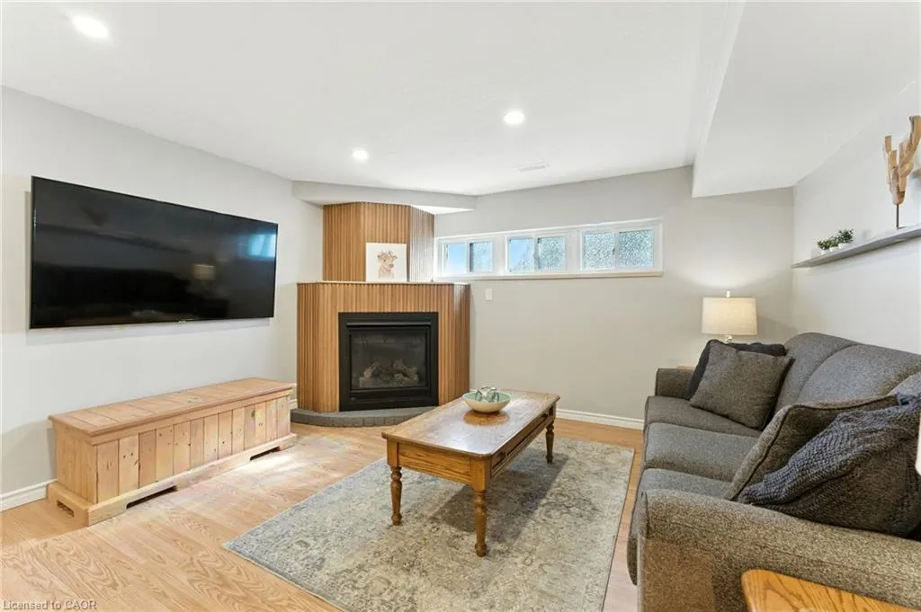 37 Maple Crescent