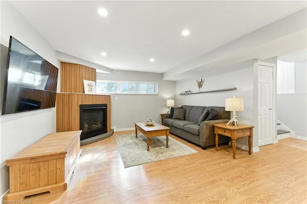 37 Maple Crescent