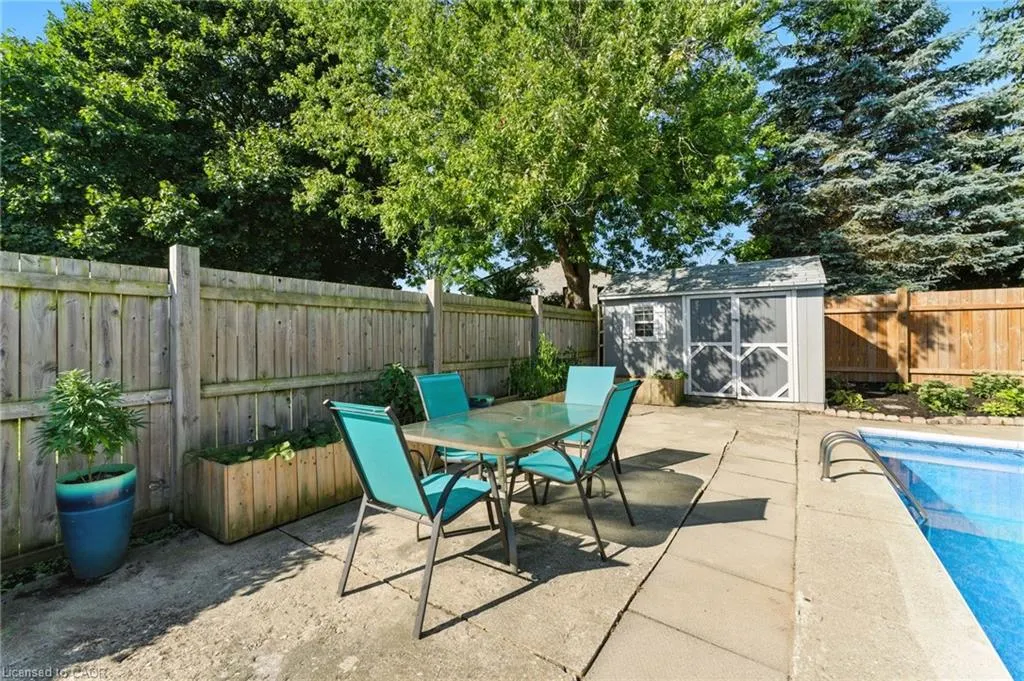 37 Maple Crescent