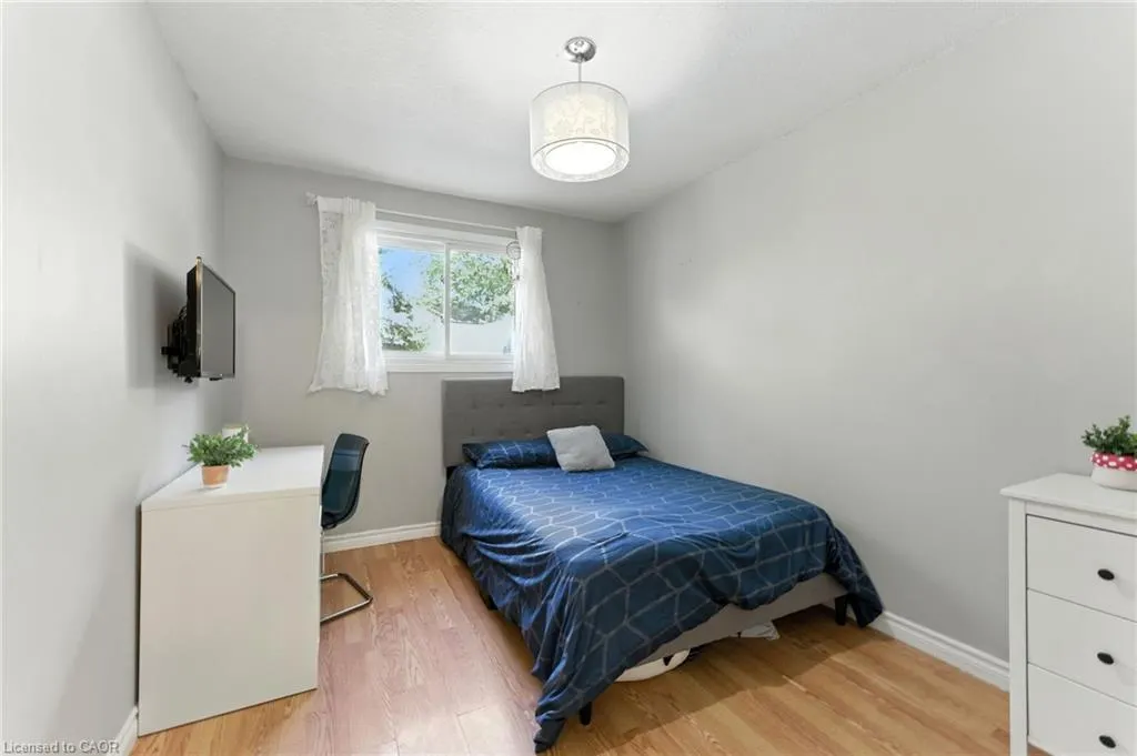37 Maple Crescent
