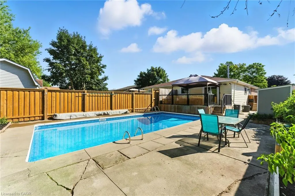 37 Maple Crescent