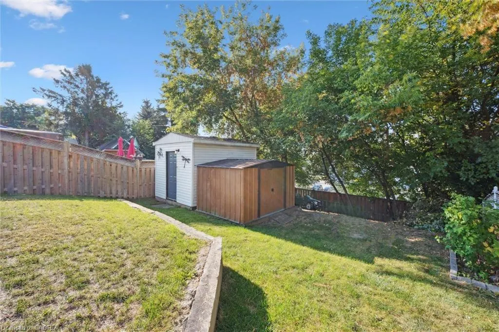 99 Carter Crescent