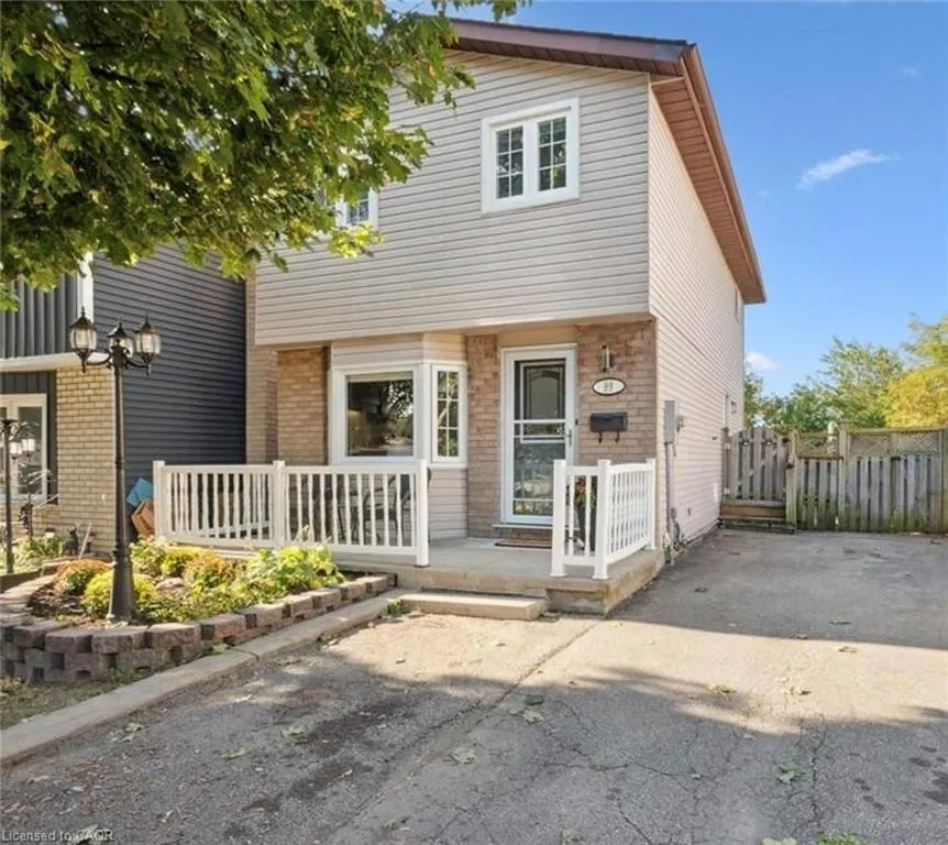 99 Carter Crescent