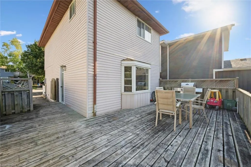 99 Carter Crescent