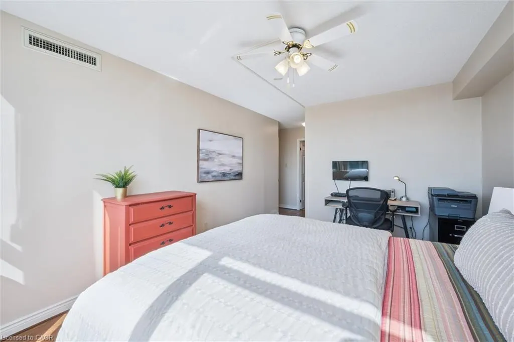 4 Willow Street, #903
