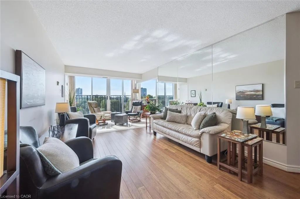 4 Willow Street, #903
