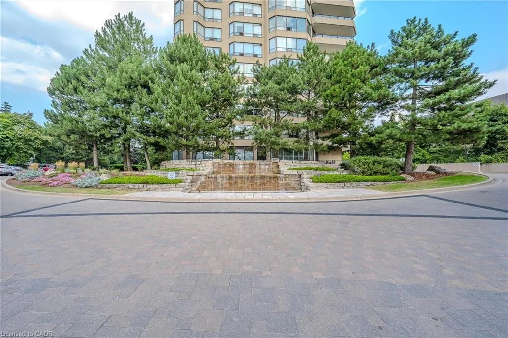 4 Willow Street, #903