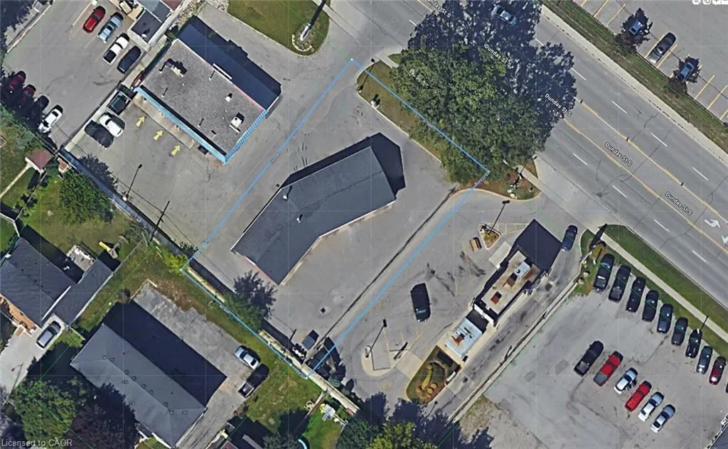 150 Dundas Street S
