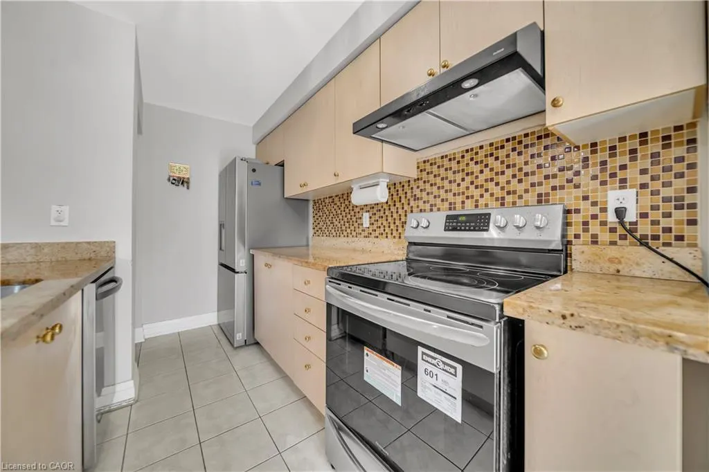 562 Orange Walk Crescent