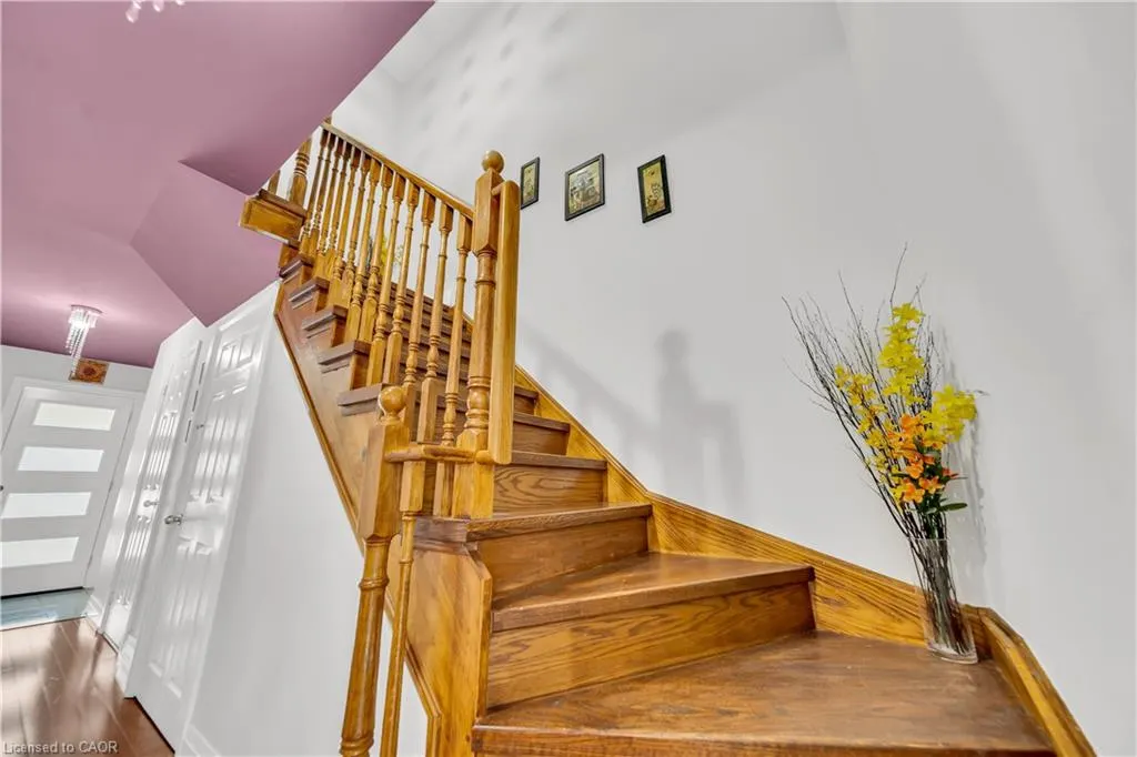 562 Orange Walk Crescent