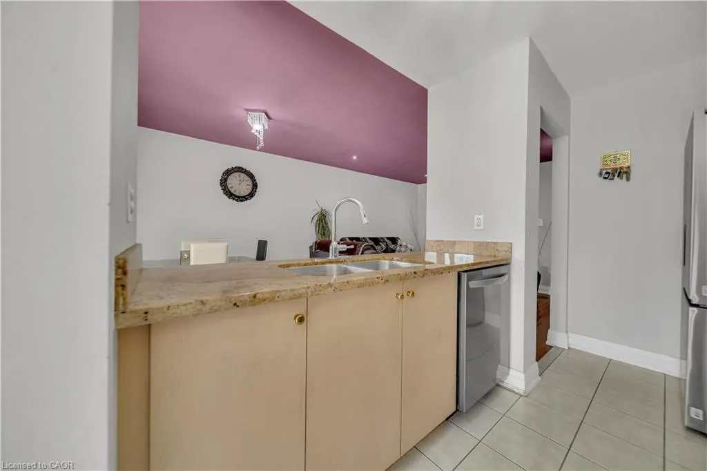 562 Orange Walk Crescent