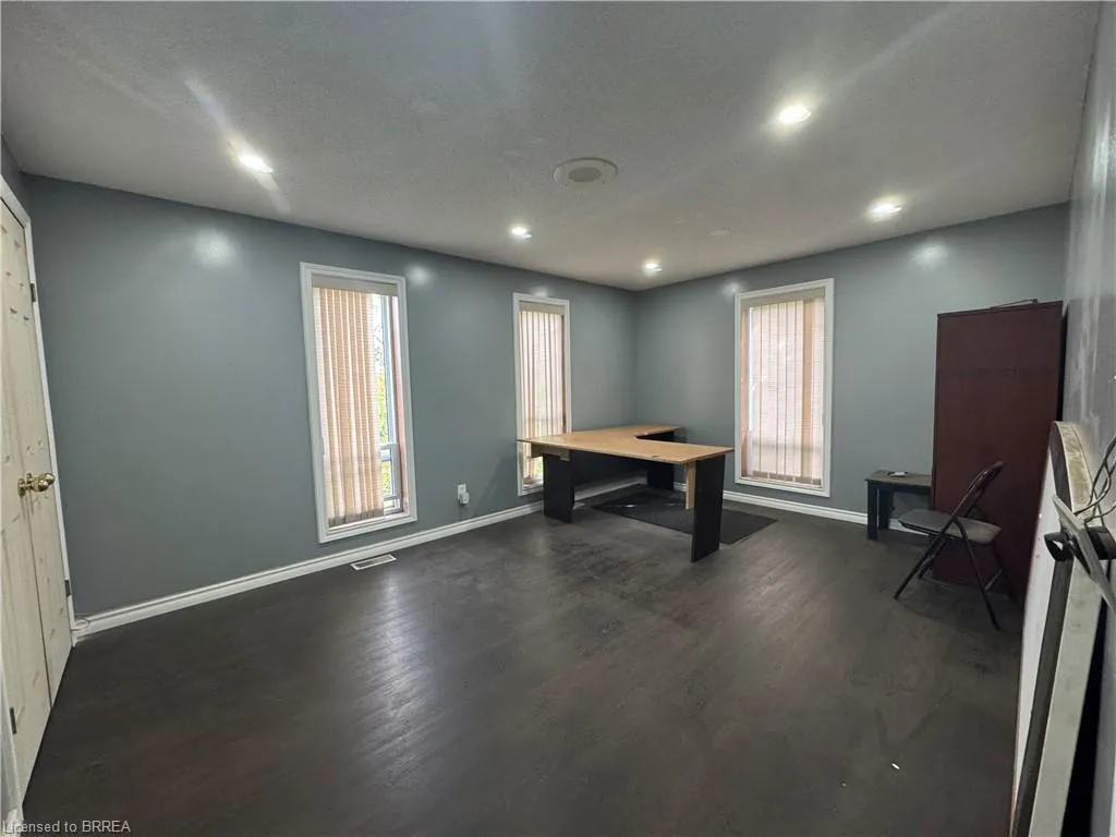 9 Woodbury Lane