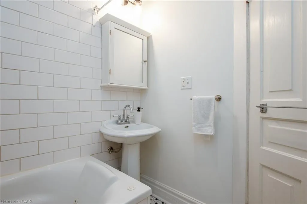 73 Water Street S