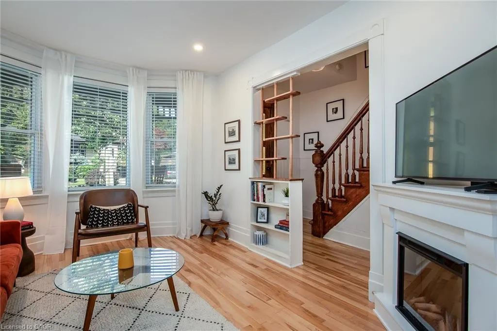 73 Water Street S