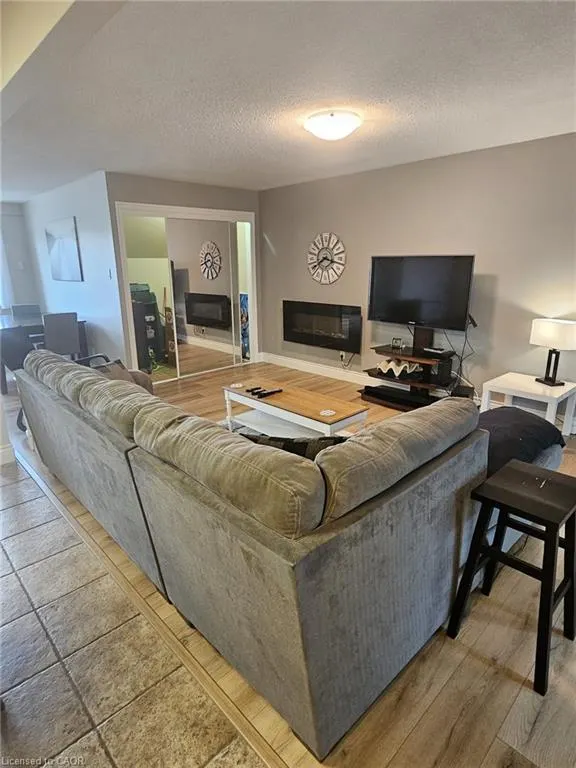 337 Kingswood Drive, #17