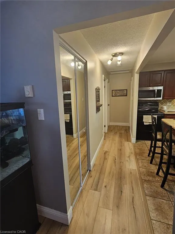 337 Kingswood Drive, #17