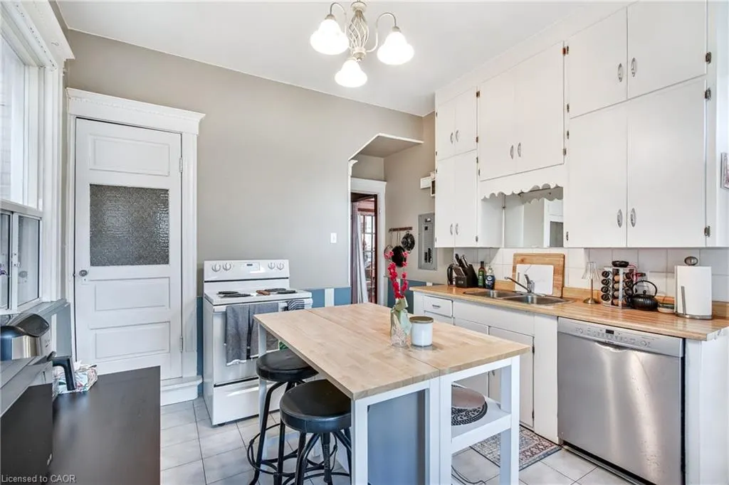 204 Herkimer Street, #1