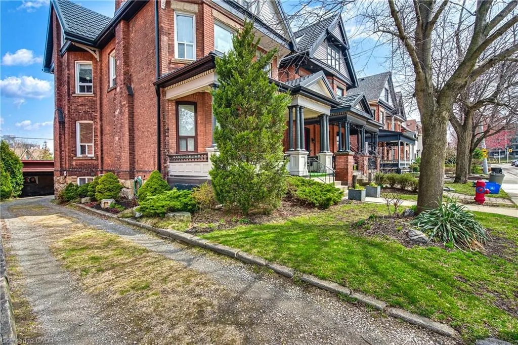 204 Herkimer Street, #1