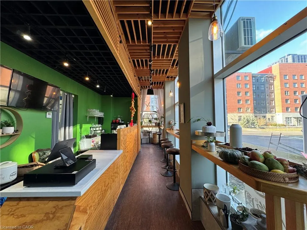 280 Lester Street, #111