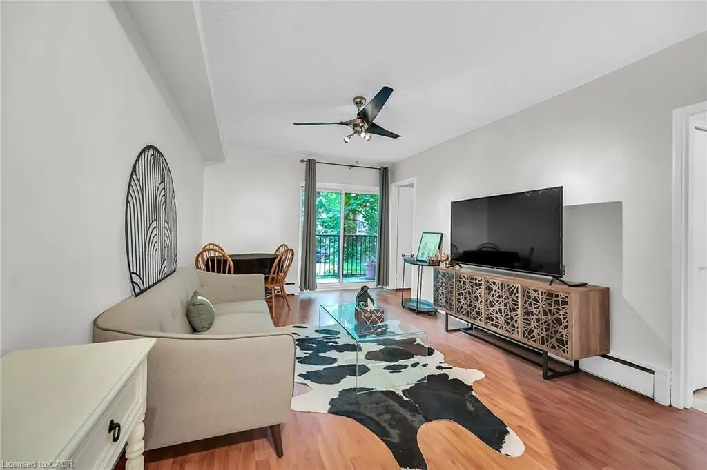 40 Robinson Street, #208