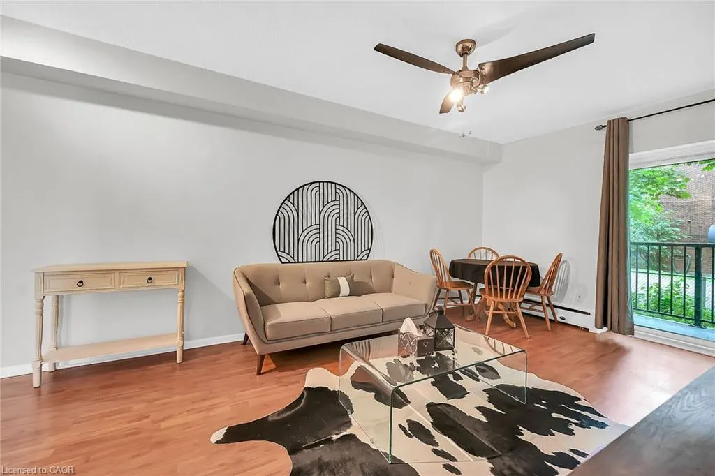 40 Robinson Street, #208