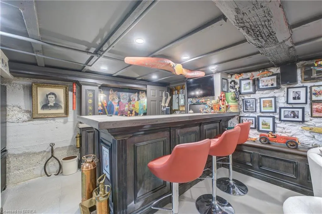 60-62 Colborne Street W