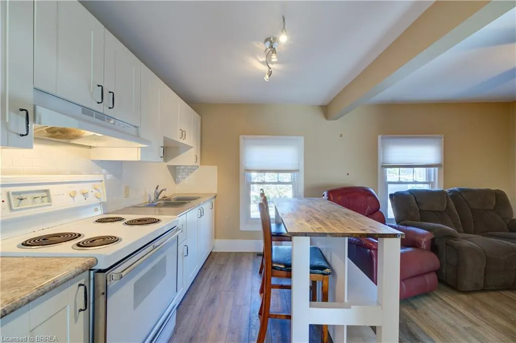 60-62 Colborne Street W