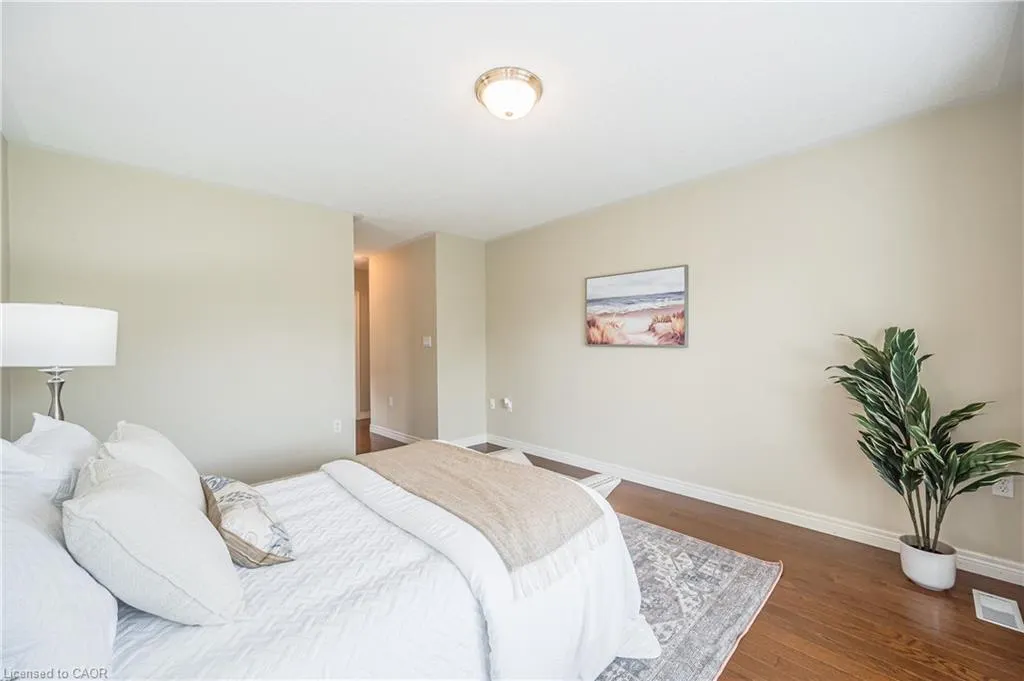 24 Beechlawn Boulevard