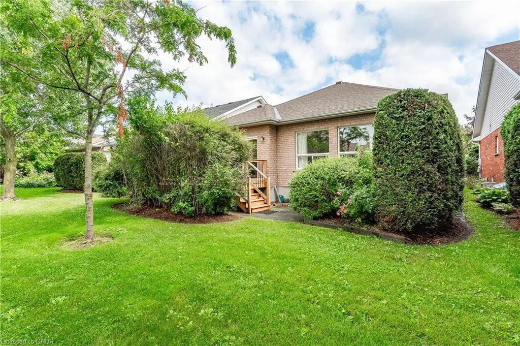24 Beechlawn Boulevard