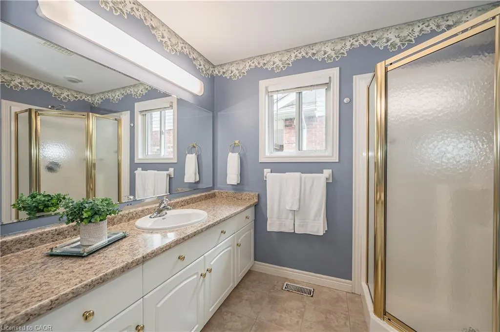 24 Beechlawn Boulevard