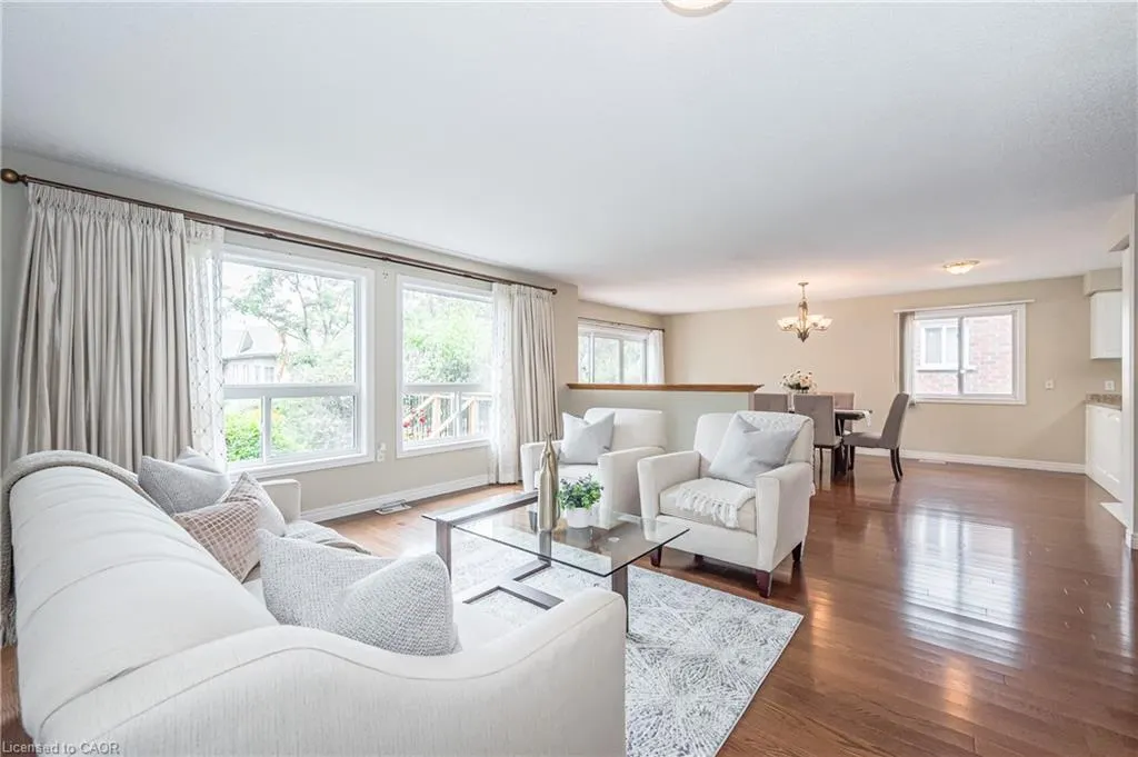 24 Beechlawn Boulevard