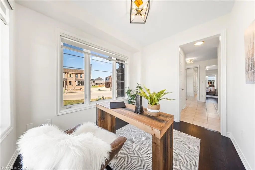 1 Bee Crescent