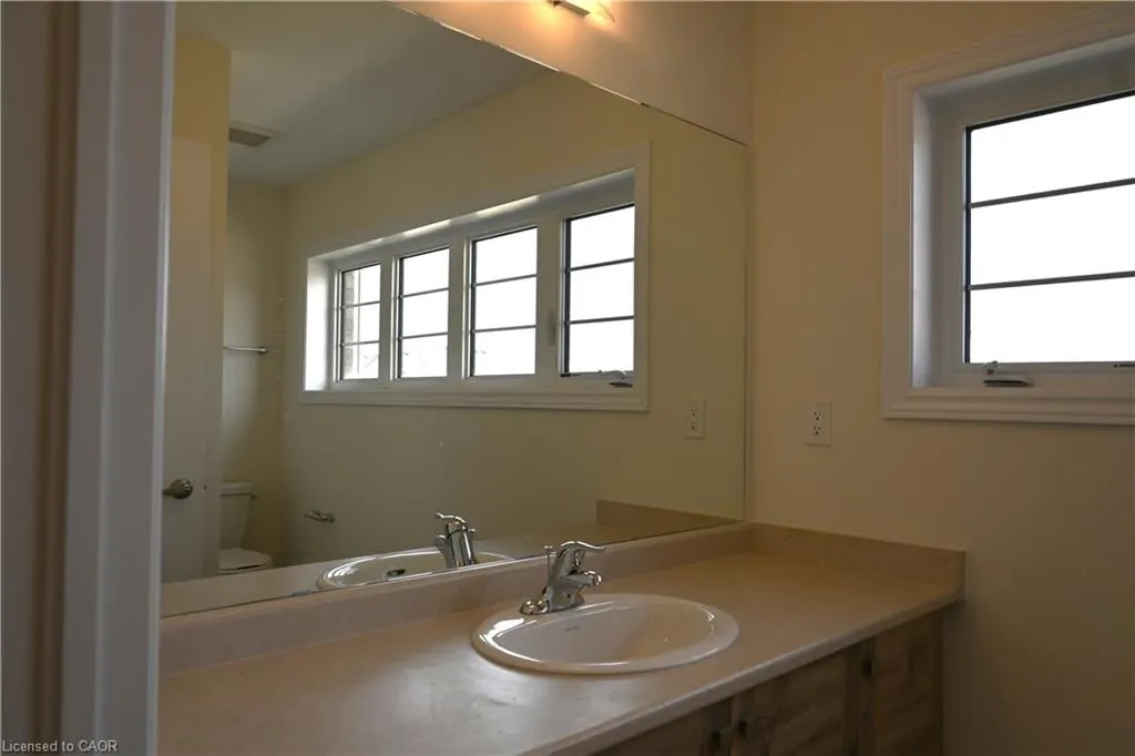 1 Bee Crescent