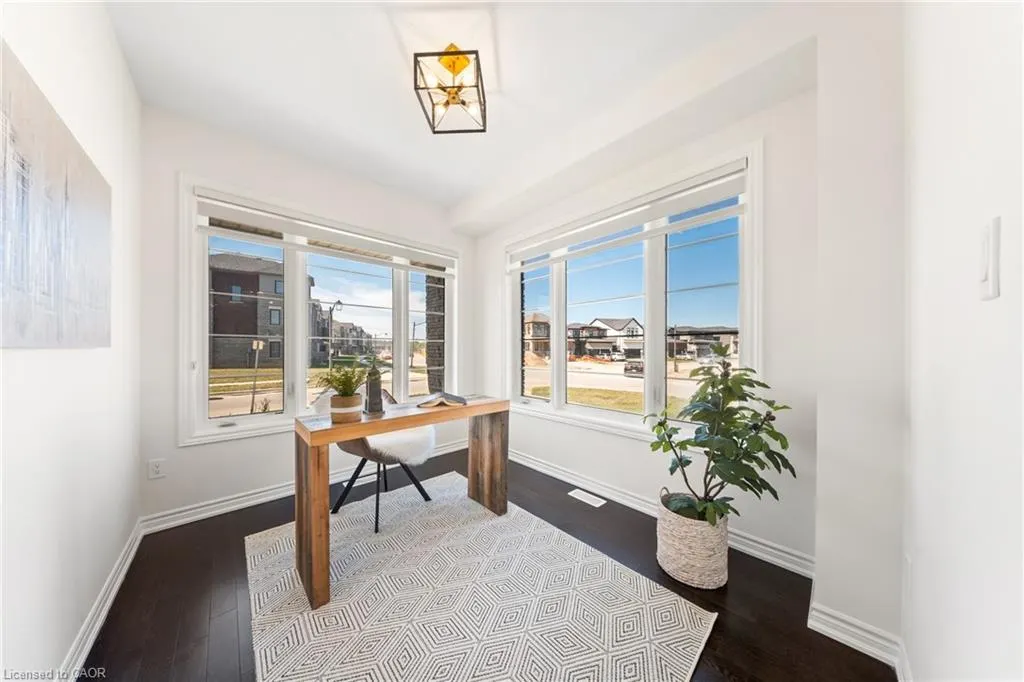 1 Bee Crescent