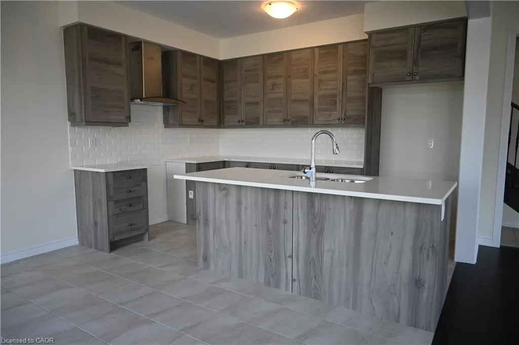 1 Bee Crescent