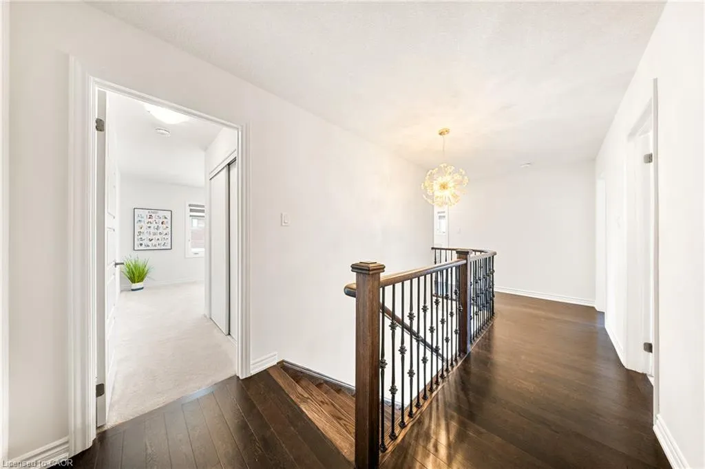 1 Bee Crescent