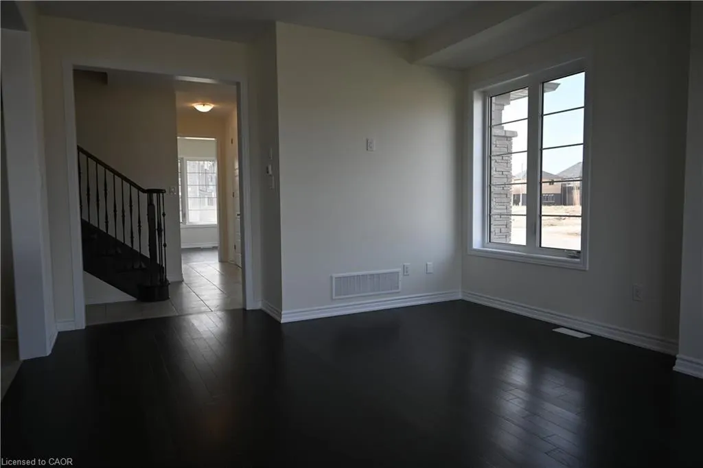 1 Bee Crescent